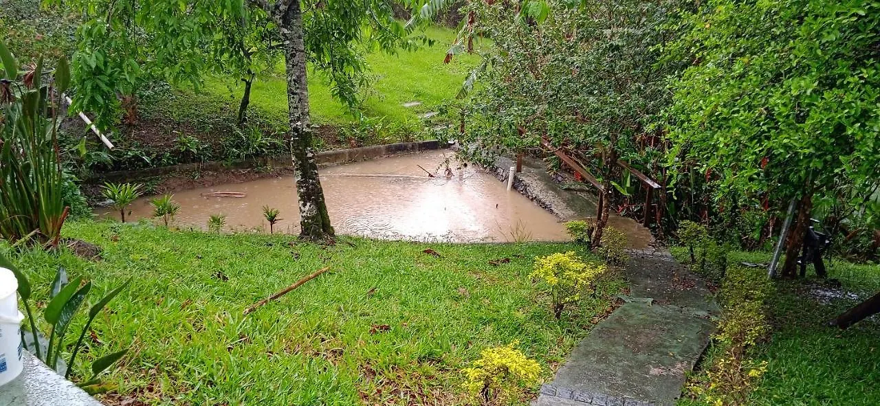 Casa 2 Quartos 6 Pessoas Vista Incrivel Com Piscina Centro Bombinhas Carro 4X4 Ou Potente 0*,